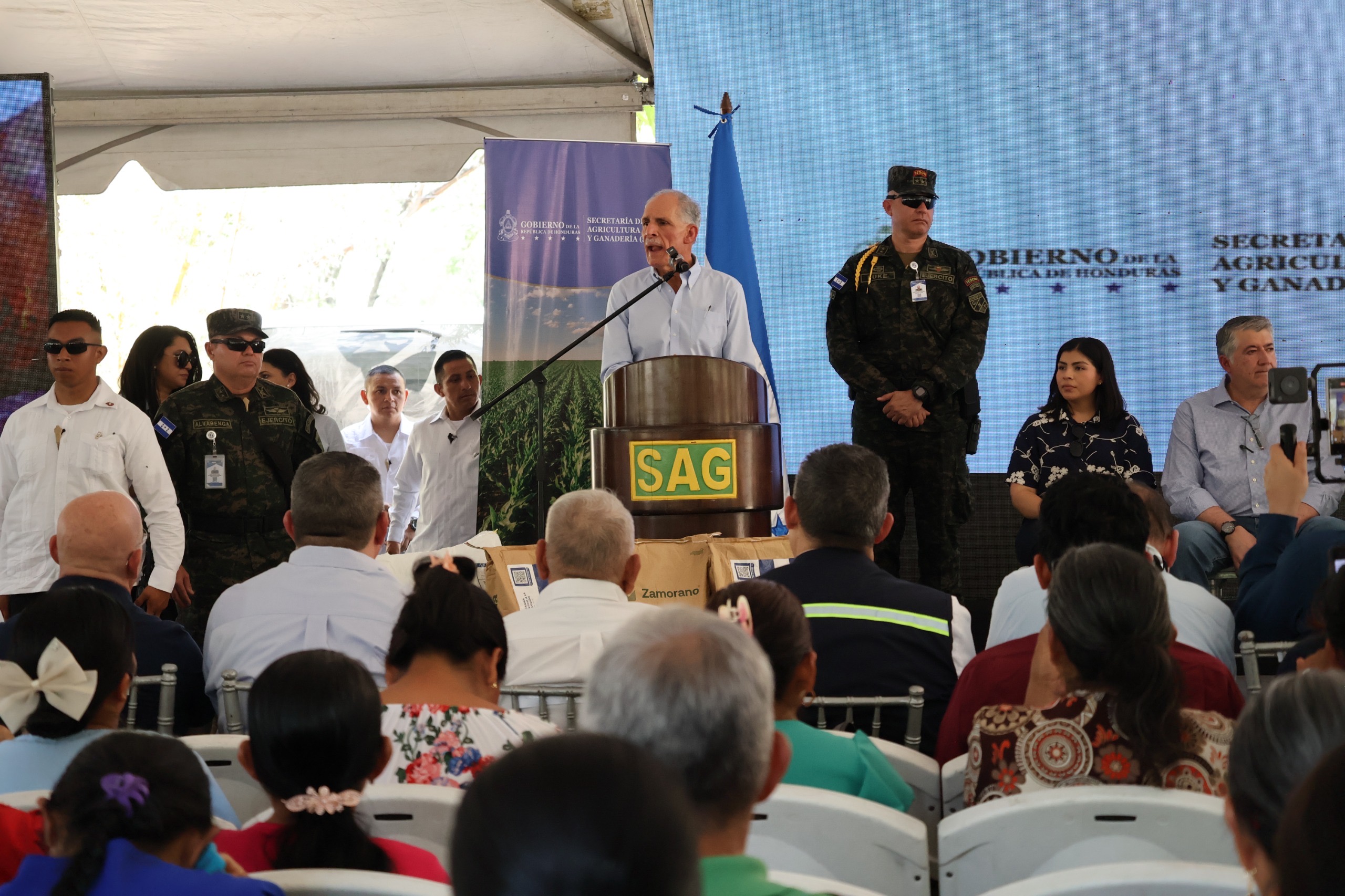 Entregan incentivos para la producción agrícola